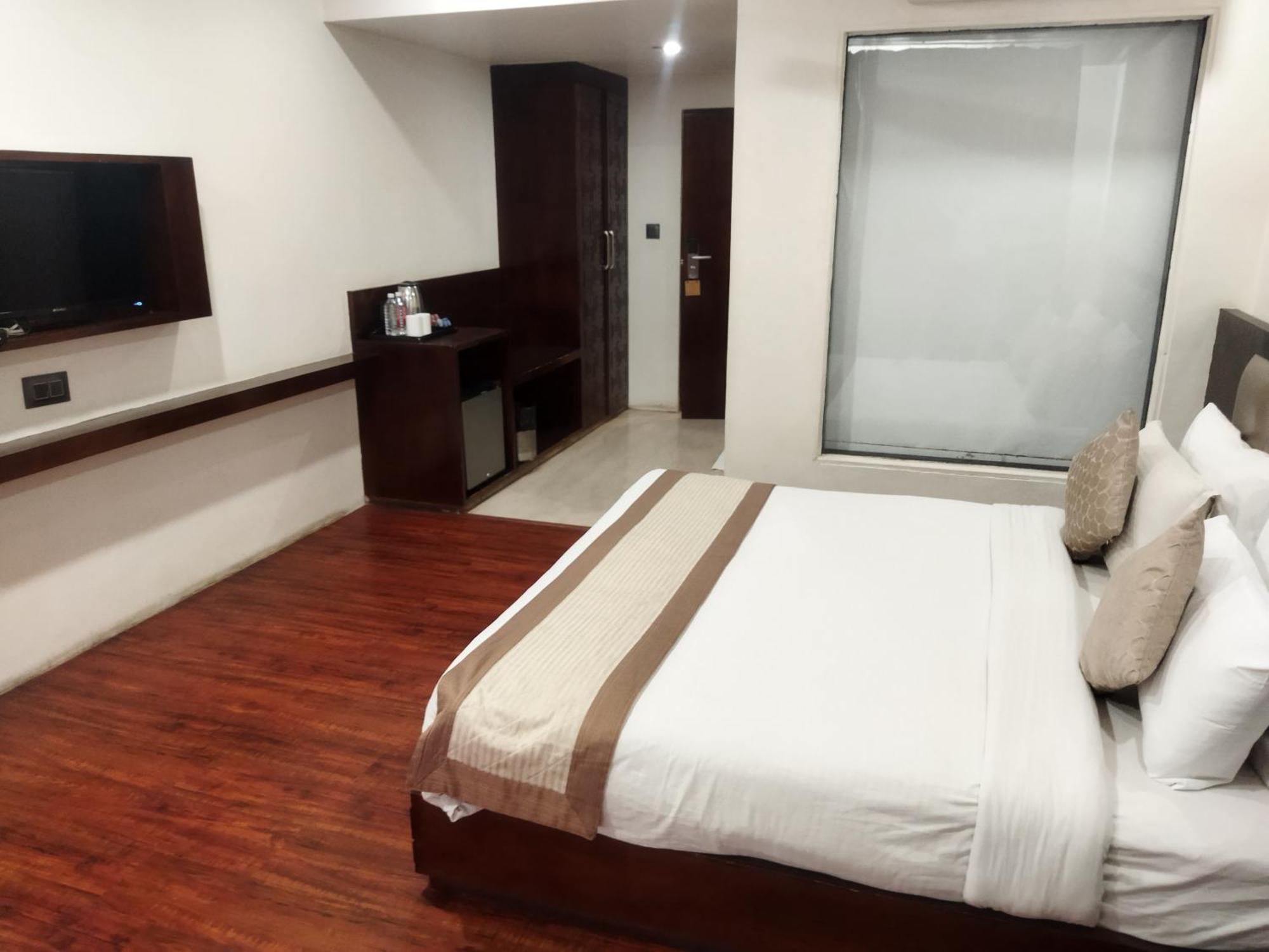 Tgi Apple Inn Jaipur Ngoại thất bức ảnh