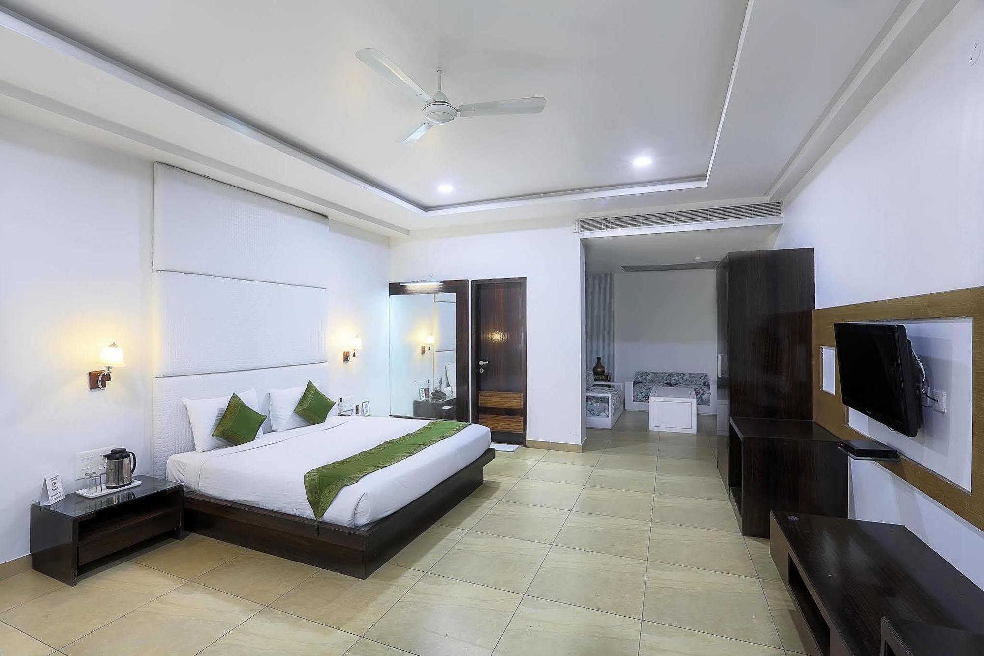 Tgi Apple Inn Jaipur Ngoại thất bức ảnh