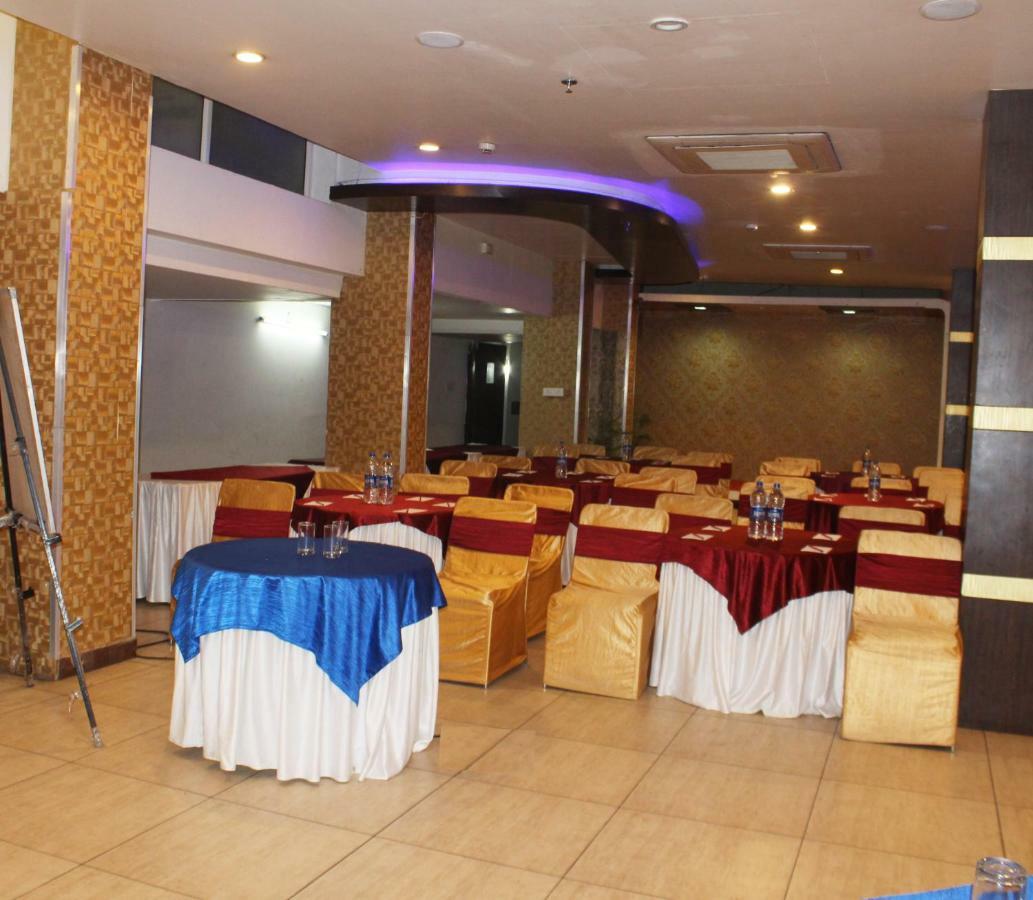 Tgi Apple Inn Jaipur Ngoại thất bức ảnh